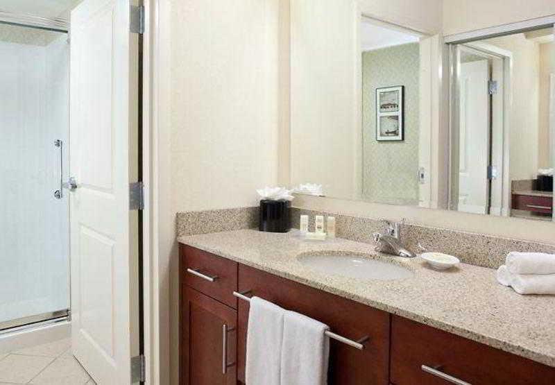 Residence Inn By Marriott Moncton Bagian luar foto