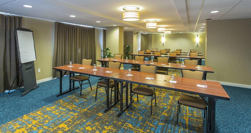 Residence Inn By Marriott Moncton Bagian luar foto