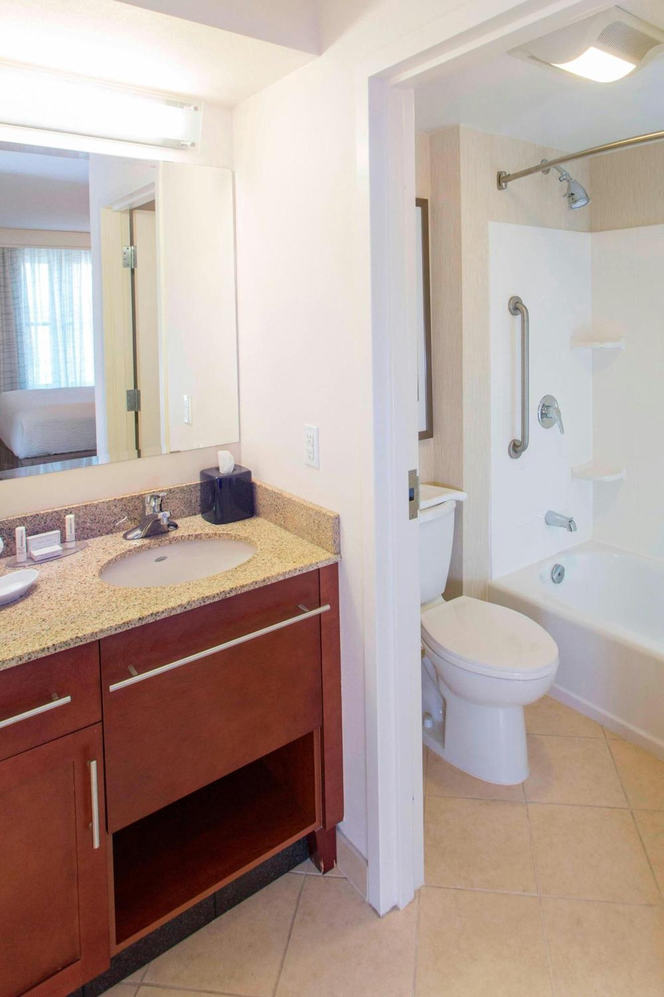 Residence Inn By Marriott Moncton Bagian luar foto
