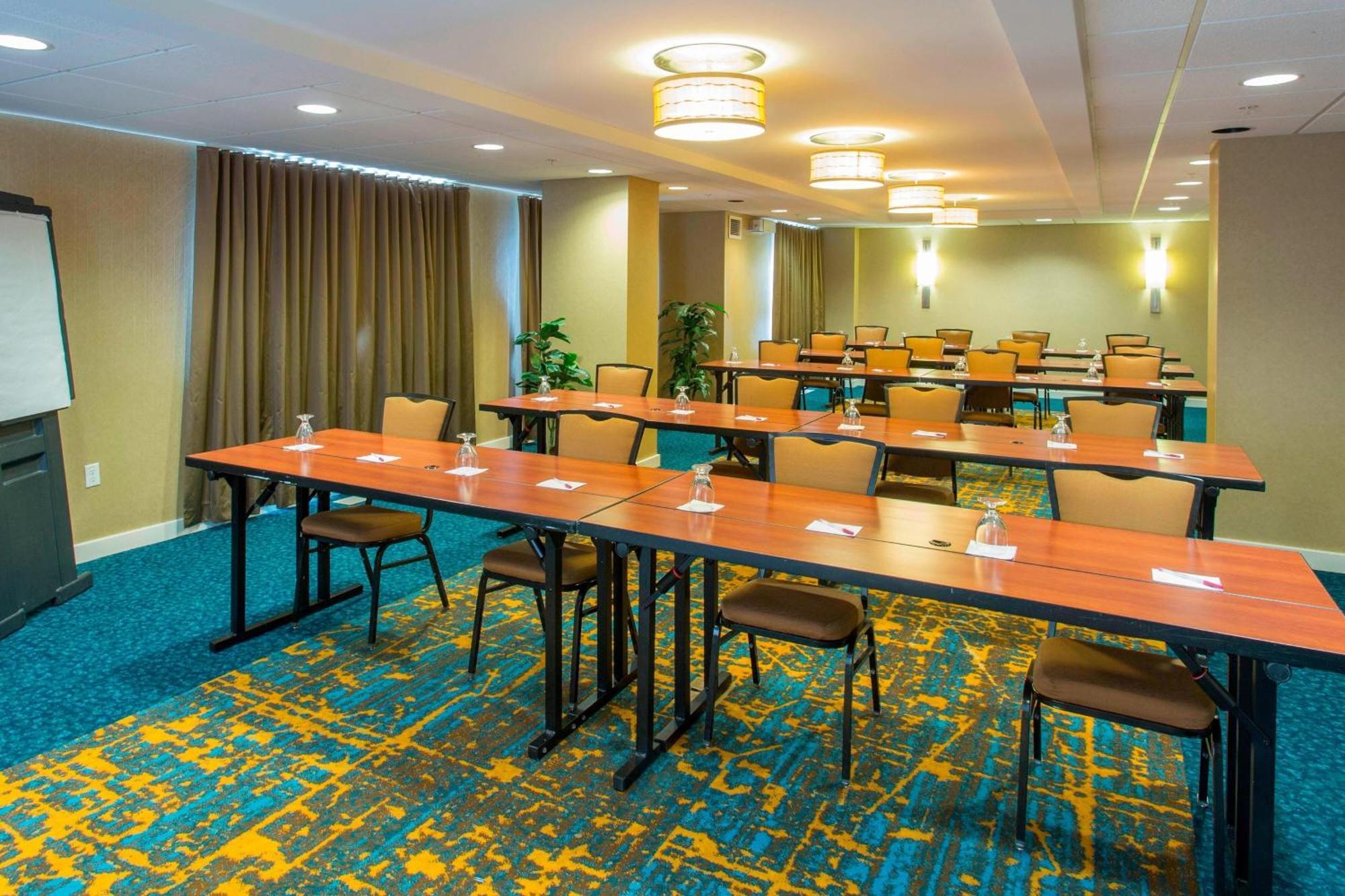Residence Inn By Marriott Moncton Bagian luar foto