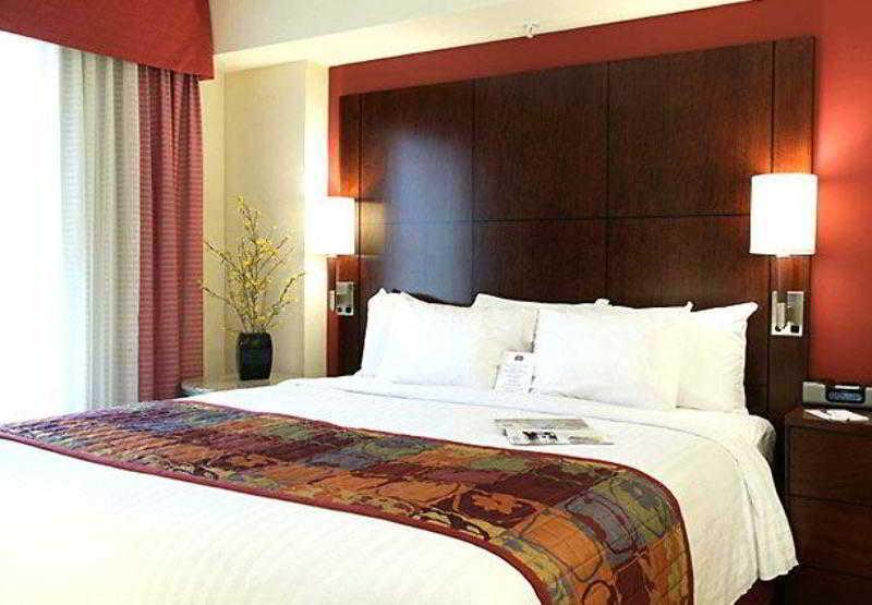 Residence Inn By Marriott Moncton Bagian luar foto