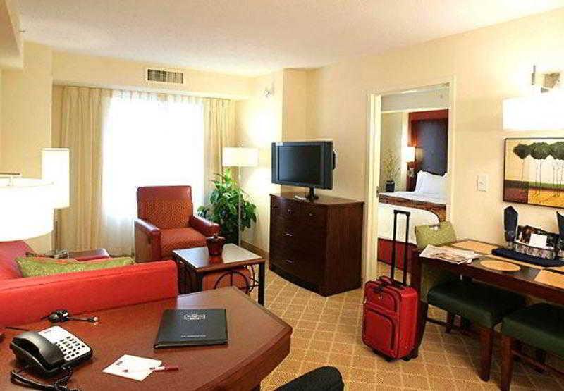 Residence Inn By Marriott Moncton Bagian luar foto