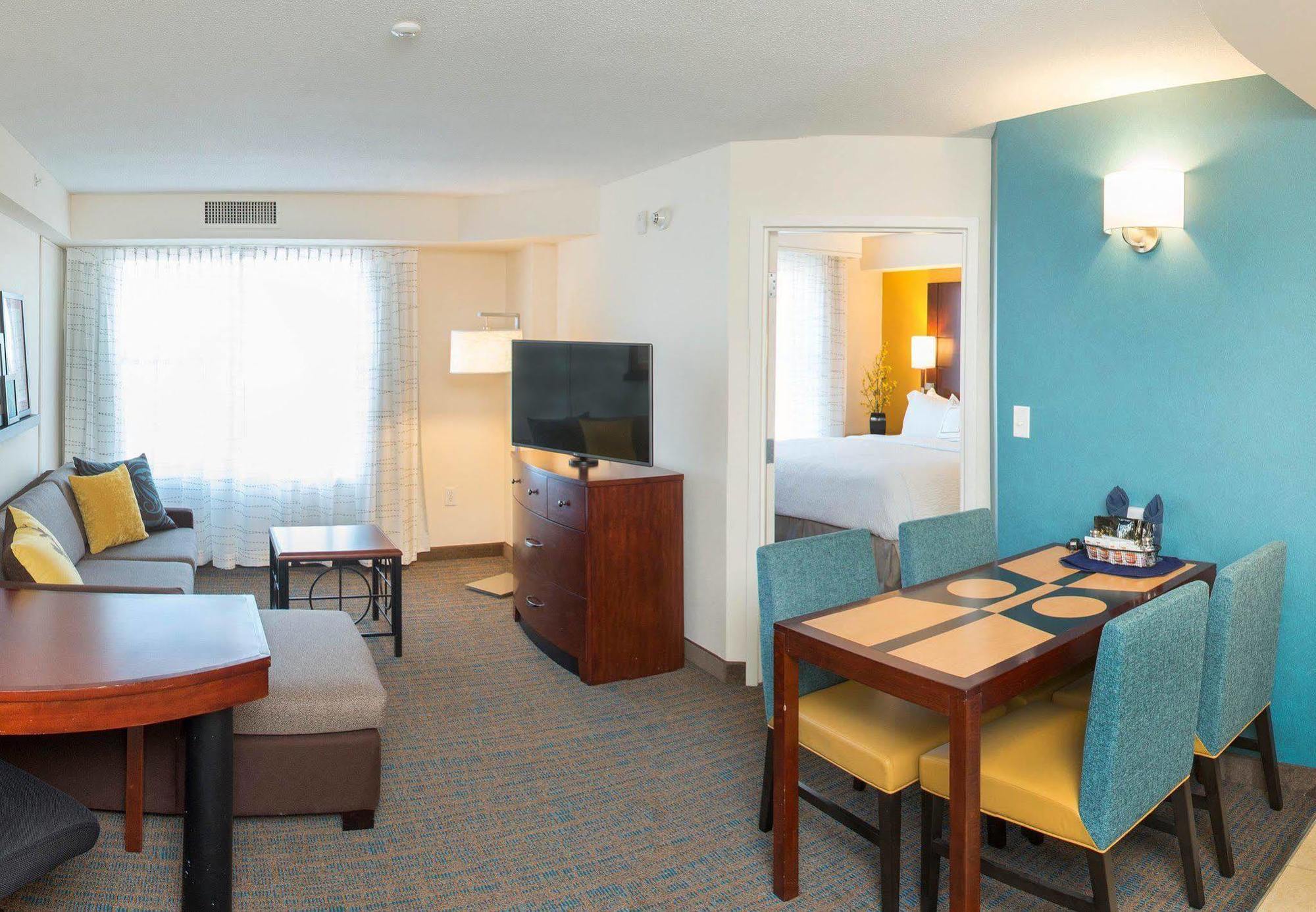 Residence Inn By Marriott Moncton Bagian luar foto